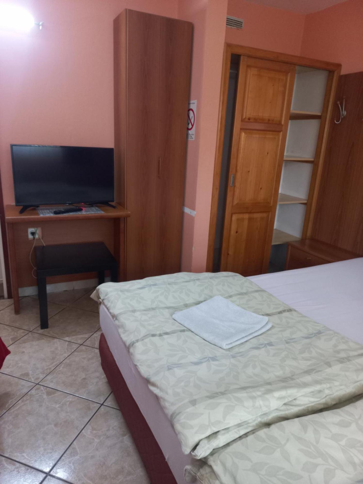 Kanjiža Hostel Bata מראה חיצוני תמונה