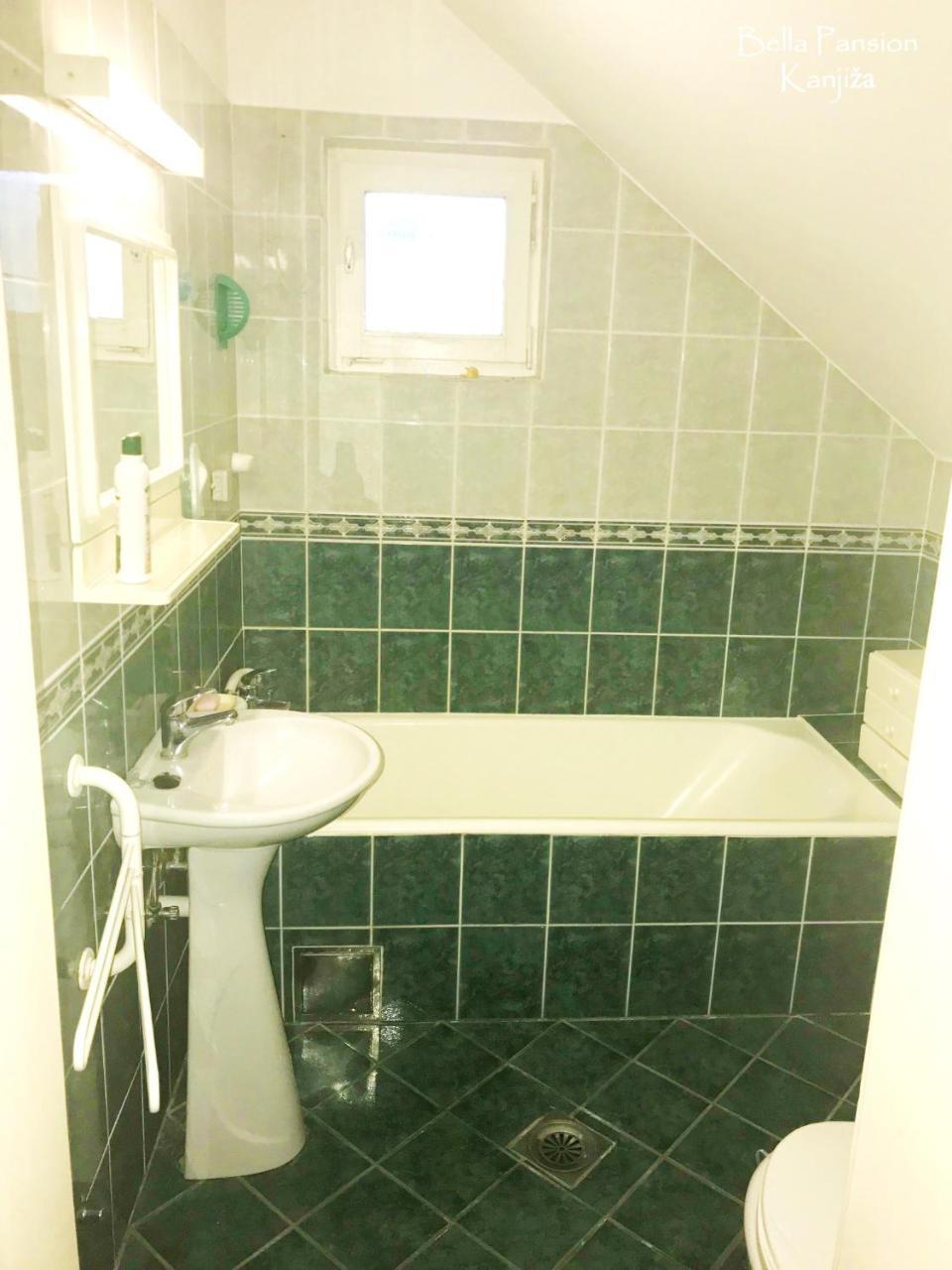 Kanjiža Hostel Bata מראה חיצוני תמונה